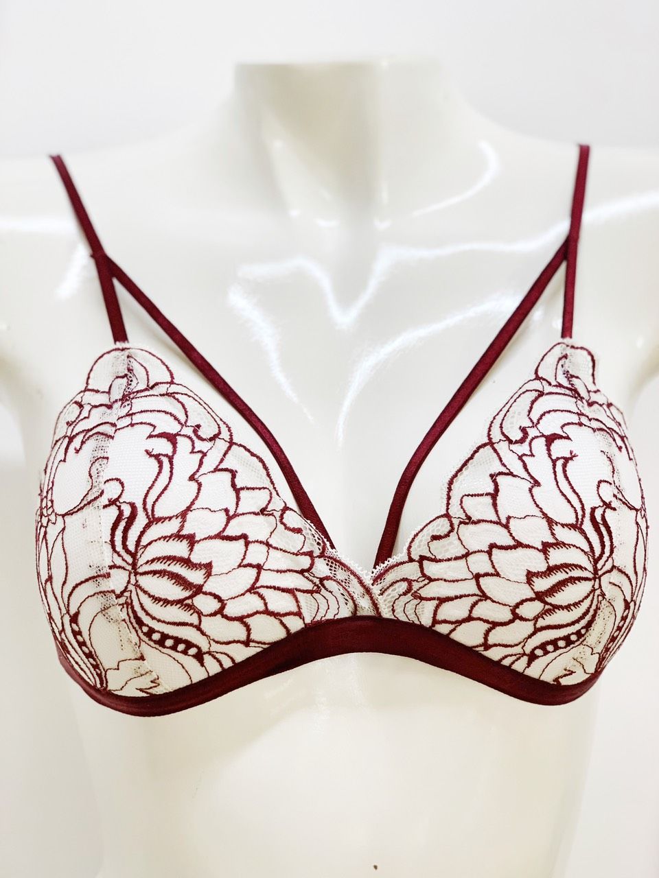 Set bra Evacharm ren dây hoa đỏ không gọng, freesize