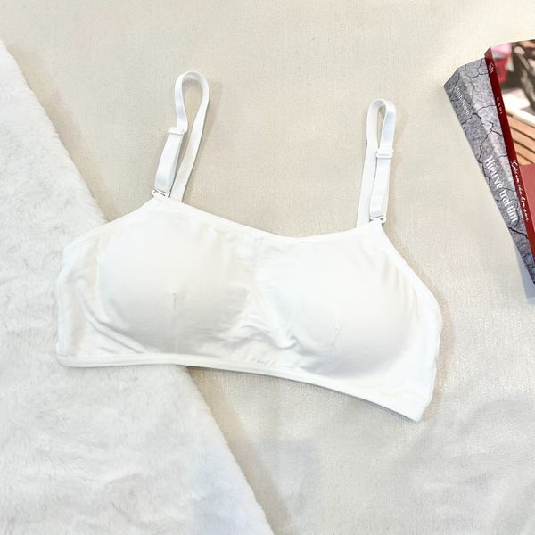  Áo lá trắng có mút đệm mỏng không gọng 