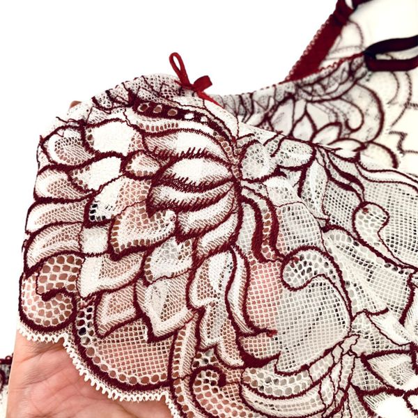  Quần lót ren dây Evacharm họa tiết hoa đỏ , Freesize 