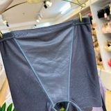  Quần mặc váy ôm bụng Benee phối ren lưới 