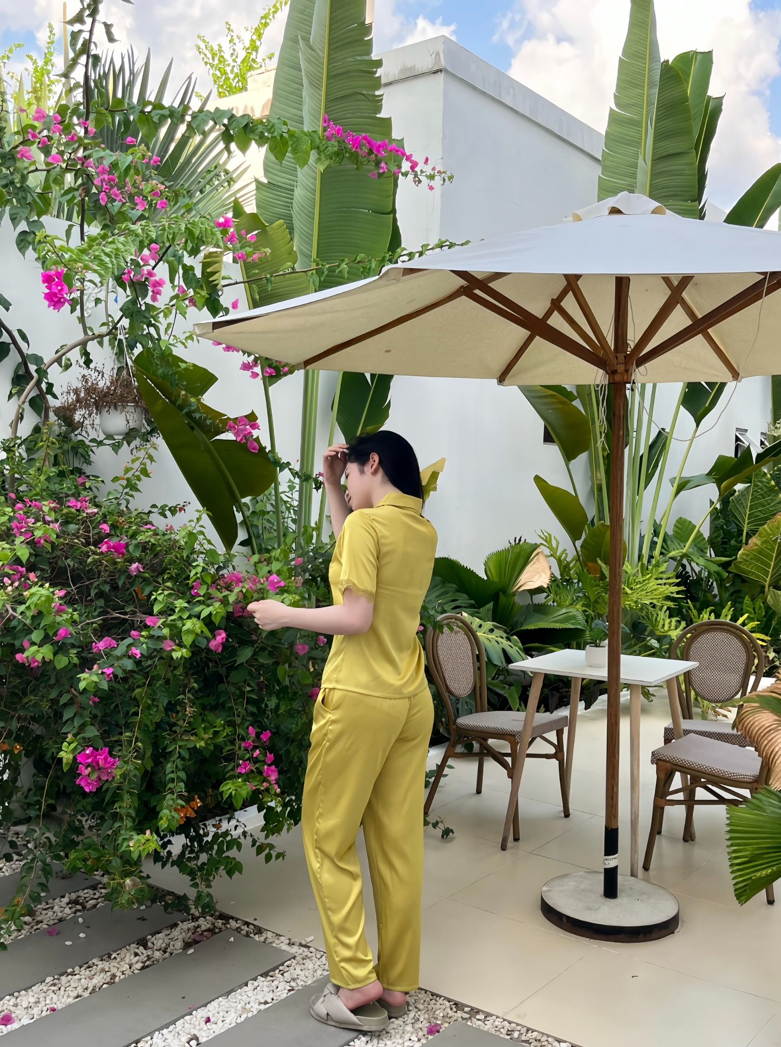  Bộ lụa tơ tằm mặc nhà tay ngắn quần dài 