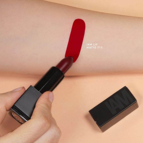  Son thỏi IAM LIP MATTE - Màu Đỏ Rượu Vang - MERLOT 713 