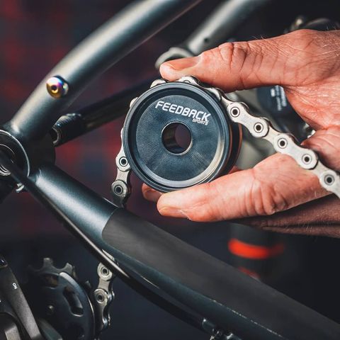 Thru-Axle Chain Keeper