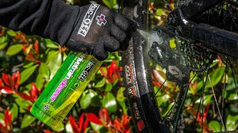 Dung Dịch Vệ Sinh Bộ Truyền Động | Bio Drivetrain Cleaner
