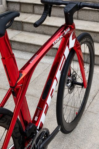 Xe Đạp Đua P1 | Madone 9 AXS Gen 6 ICON RED