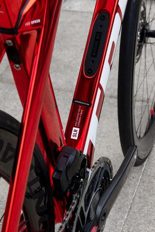 Xe Đạp Đua P1 | Madone 9 AXS Gen 6 ICON RED