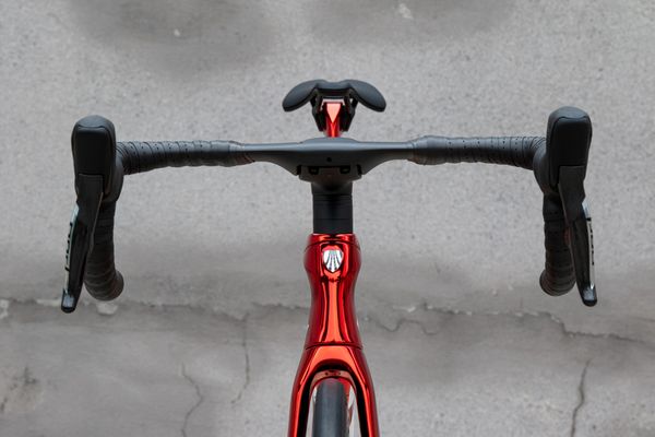 xe đạp đua trek p1 | madone slr 9 axs gen 6 icon red