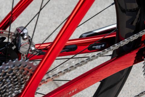 Xe Đạp Đua Trek P1 | Madone SLR 9 AXS Gen 6 ICON RED