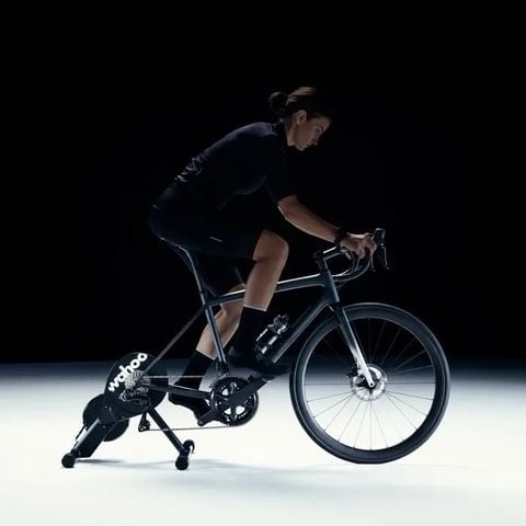 Rulo Đạp Xe Trong Nhà | KICKR CORE Smart Trainer
