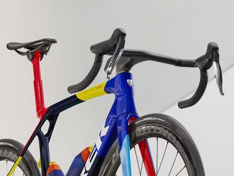 Xe Đạp Đua | Madone SLR 9 AXS Gen 8 Team Replica