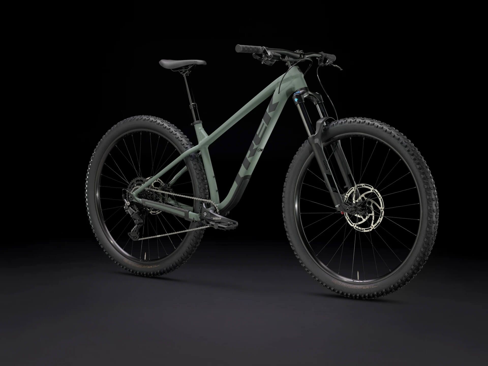 Xe Đạp Địa Hình Trek Roscoe 6 Ride Plus