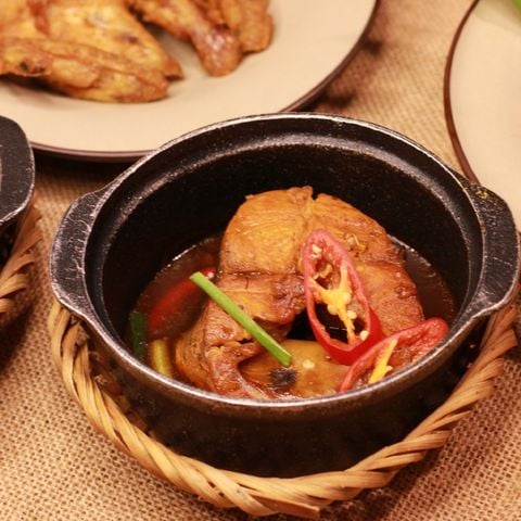 Cá bông lau kho tộ