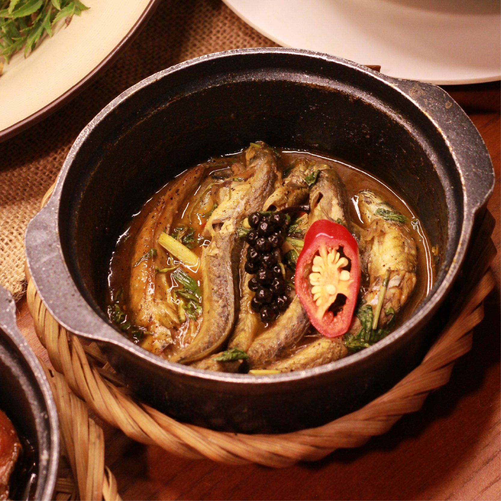 Cá kèo kho rau răm