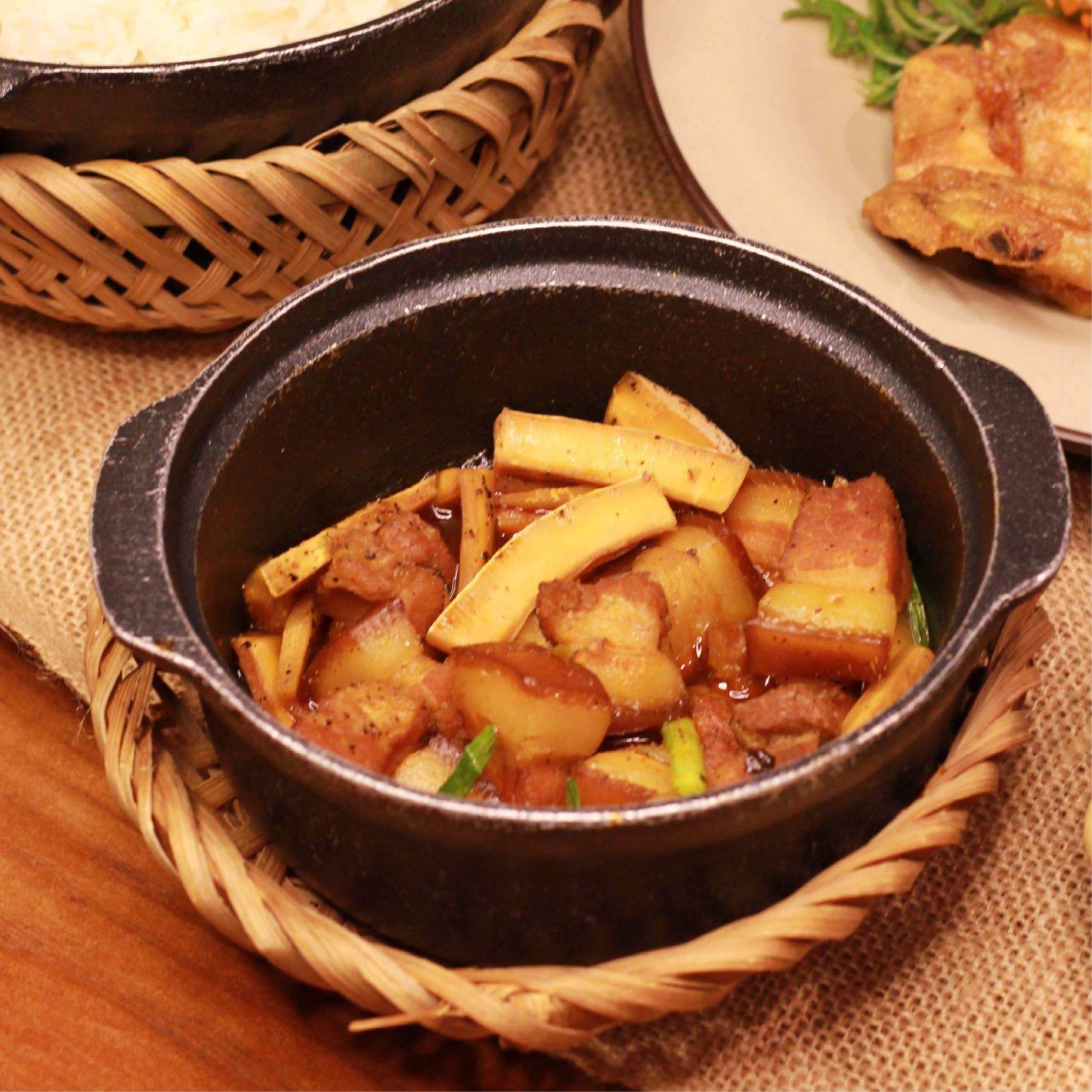 Thịt kho cái dừa