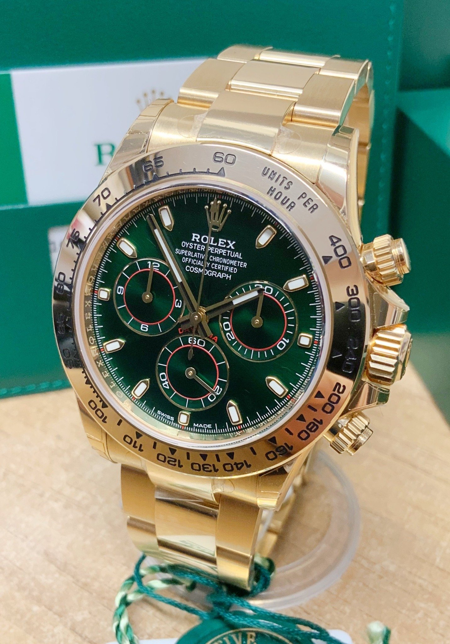Rolex Cosmograph Daytona 116508 Green Face Daytona Rolex Unworn Full Set Rolex Daytona Green Dial 116508 18k Yellow Gold
