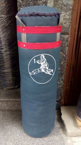 Bao cát treo dạng nhồi, bao cat dang nhoi, bao cát boxing, bao cat boxing, bao cát đấm bốc, bao cat dam boc