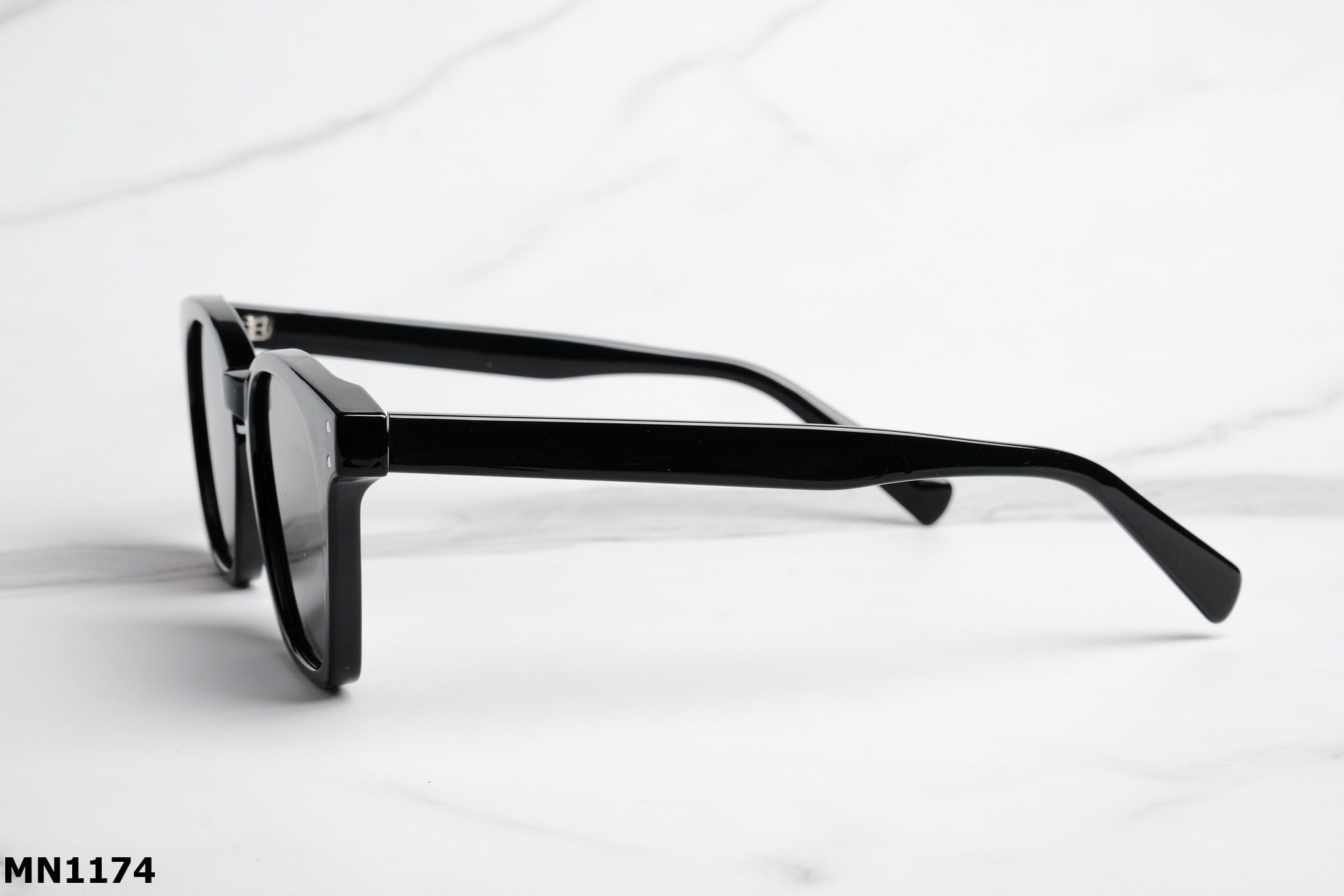  Kính Mát MN1174 