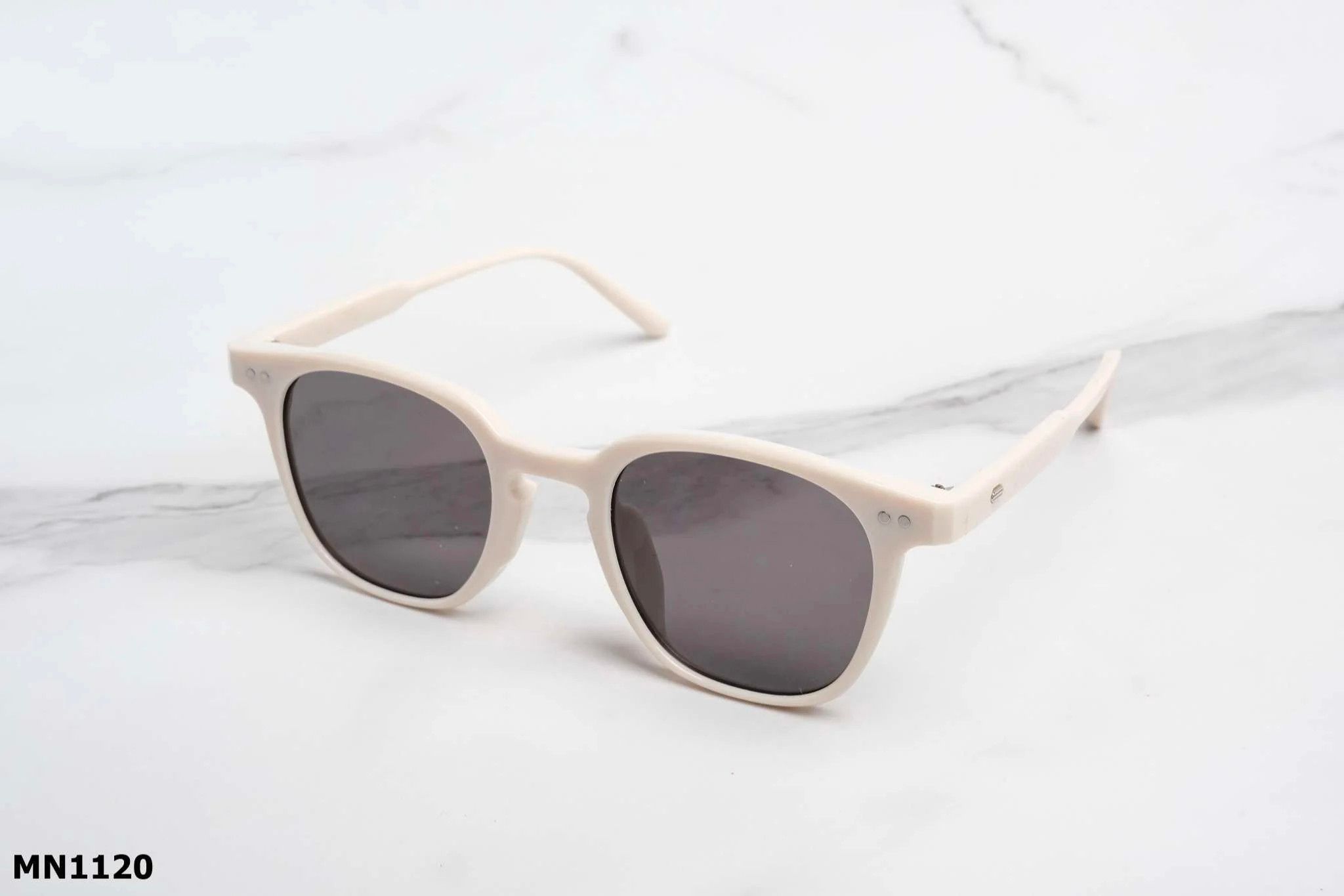  Kính Mát MN1120 