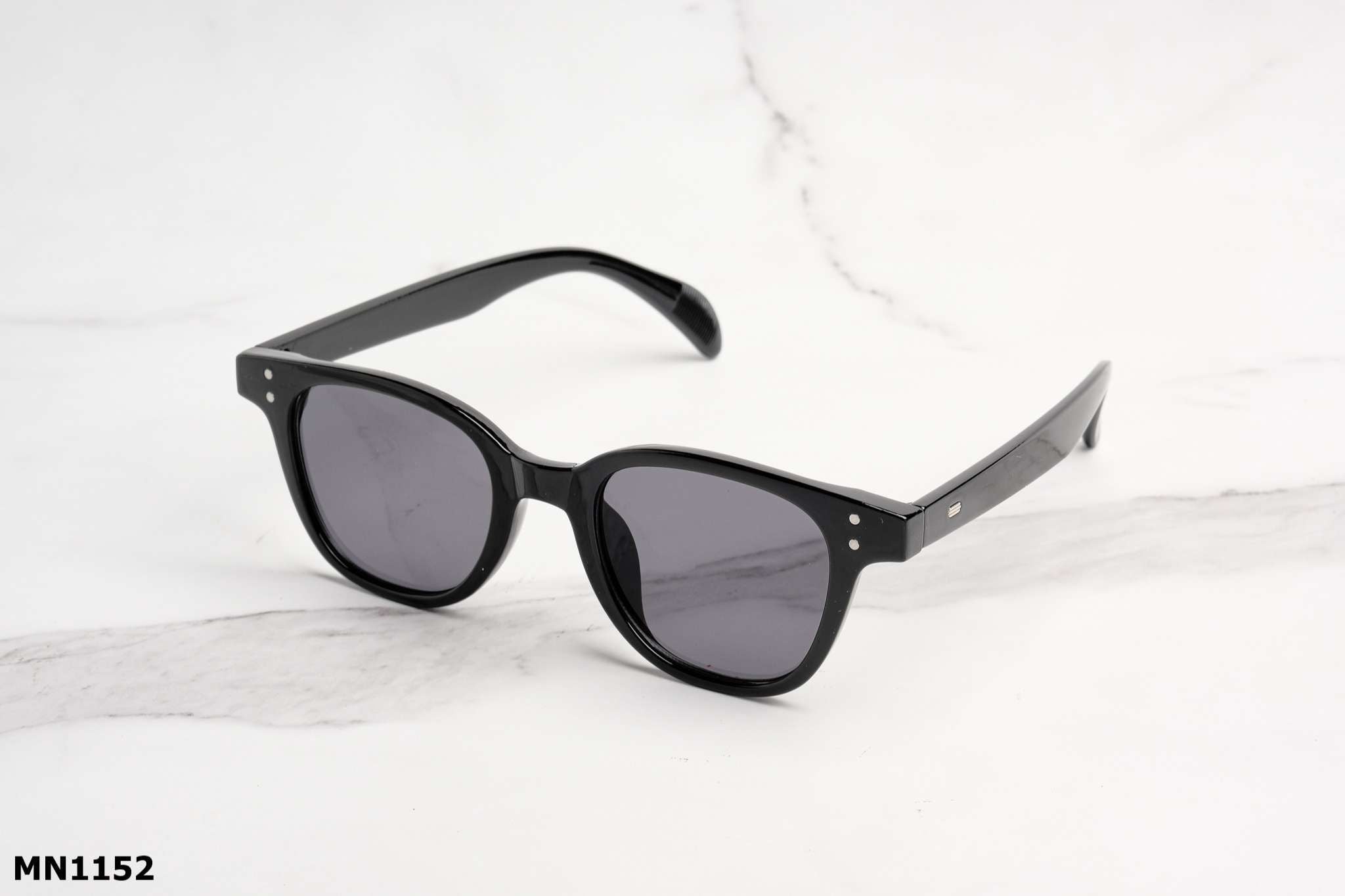  Kính Mát MN1152 