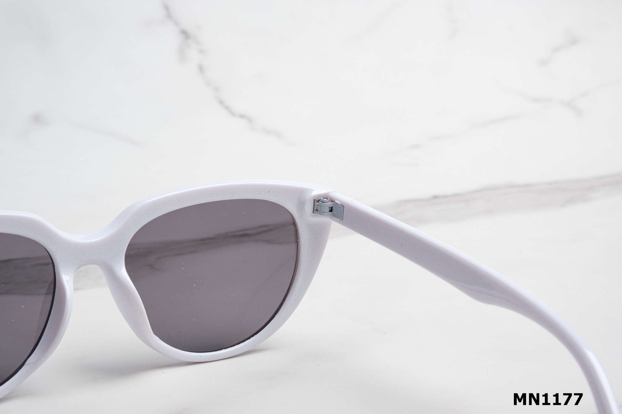  Kính Mát MN1177 
