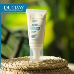 Kem Chống Nắng Chuyên Biệt Cho Da Bị Đốm Nâu Ducray Melascreen UV Light Cream SPF50+ 40ml