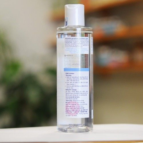 Nước tẩy Trang Dưỡng Ẩm Cho Da Nhạy Cảm Và Da Thường Isis Pharma Sensylia Aqua 250ml