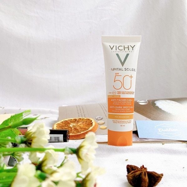 Kem chống nắng ngăn sạm da & giảm thâm nám nâng tone Vichy Ideal Soleil Anti Dark Spot SPF50+ 50ml ( Có màu )