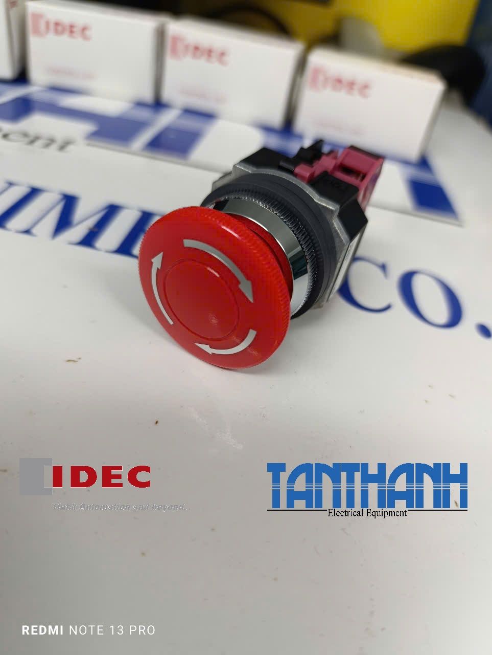 Nút nhấn khẩn cấp AVD301NR