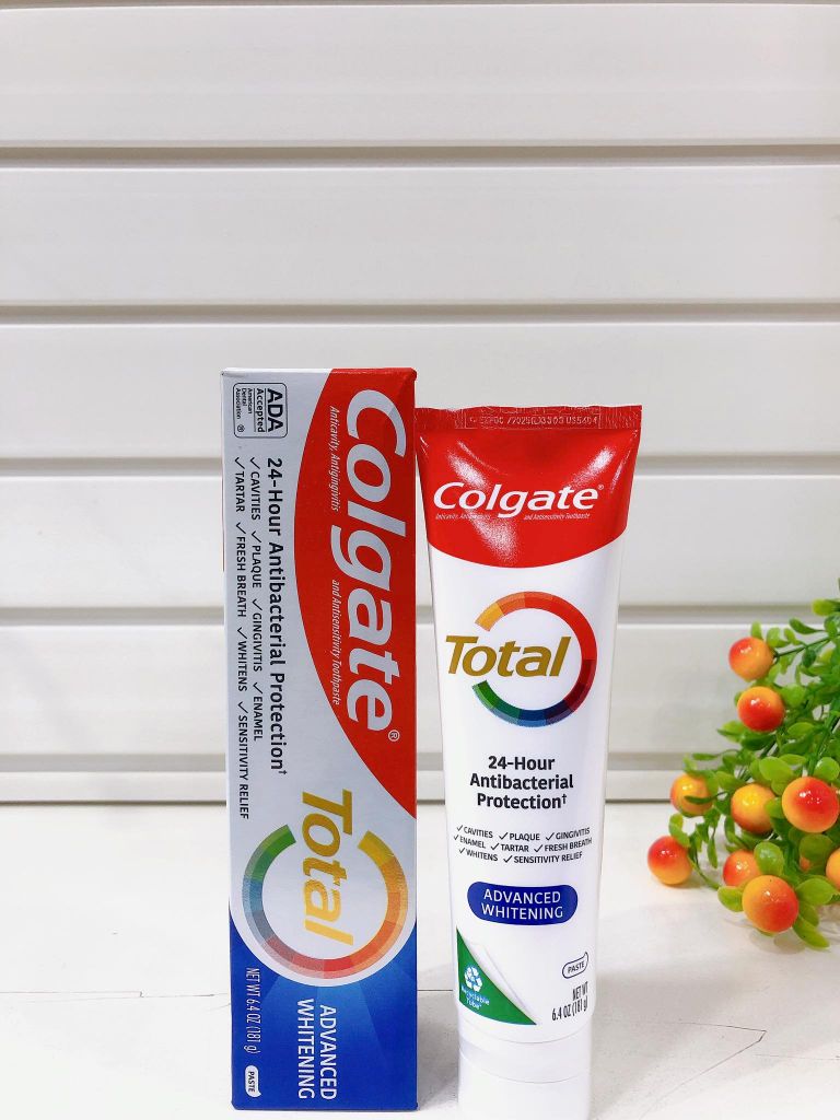 Kem đánh răng Colgate trắng răng, diệt khuẩn mảng bám - 12 tuổi+