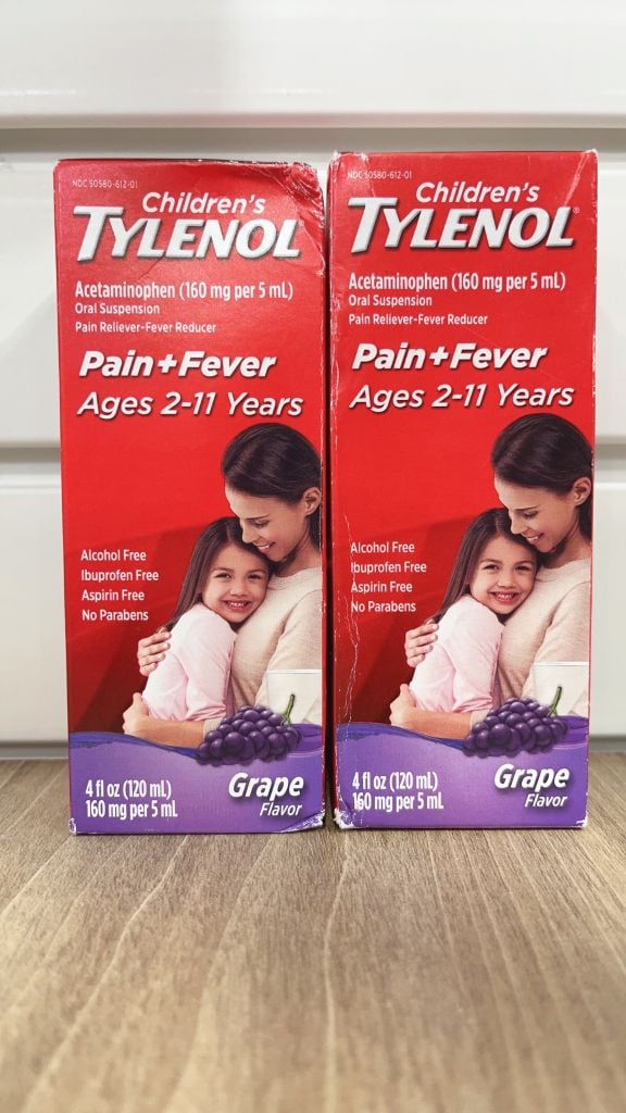 Siro hạ sốt Tylenol Mỹ hương nho 120ml (2 tuổi+)