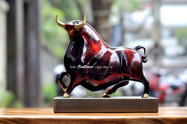 Bò tót Sinh lời - chất liêu Đồng