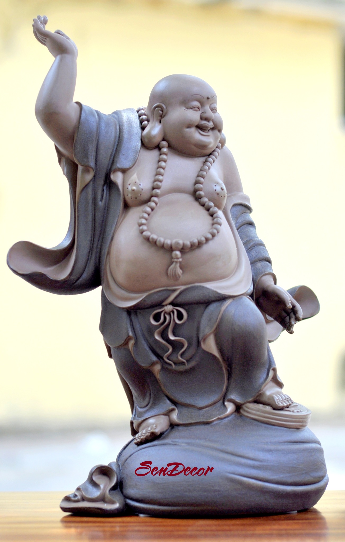 Tượng Phật Di Lặc giữ bị tiền M1