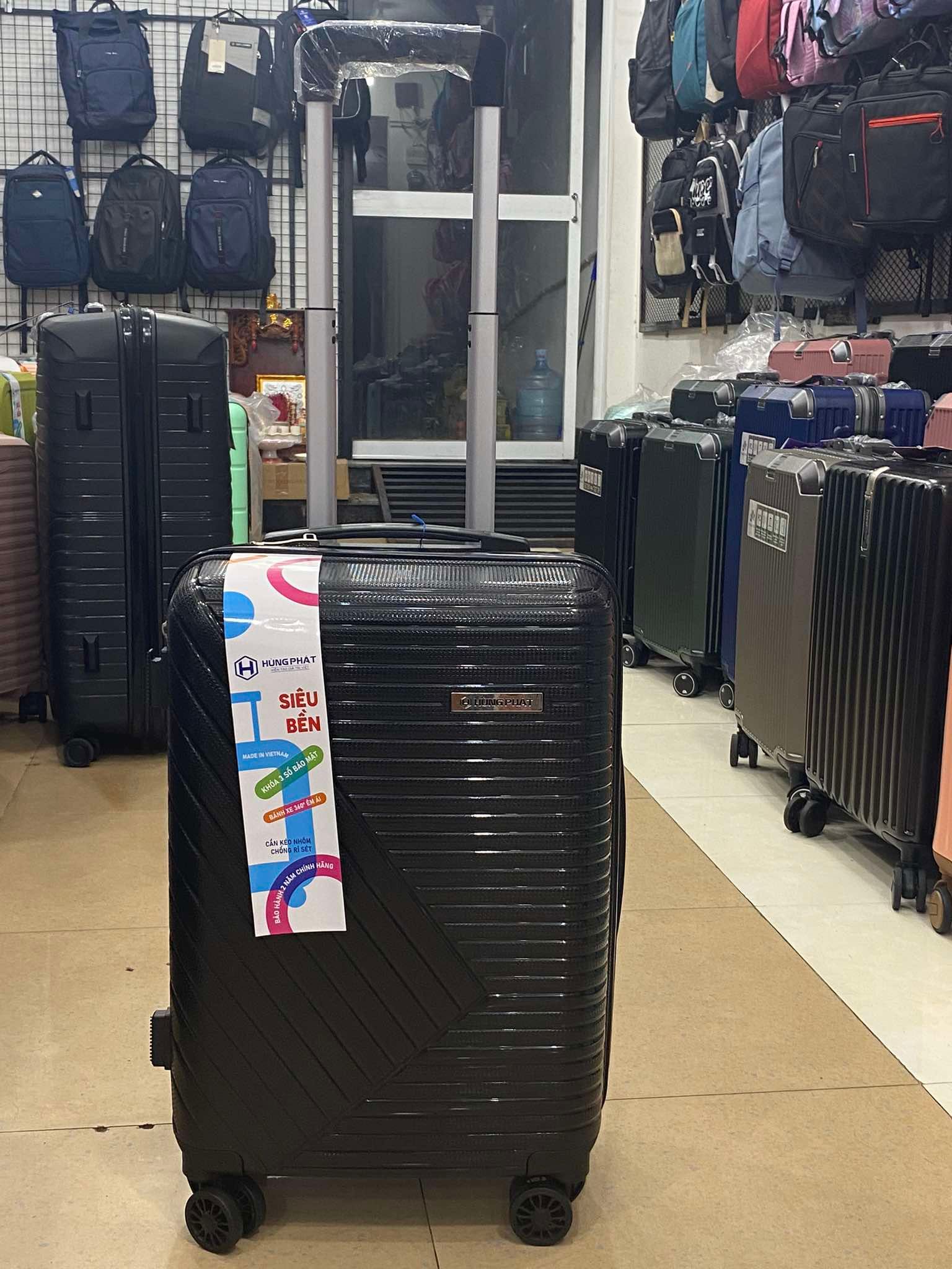 Vali Chống Bể 100% PP 668 Size 20 Đen