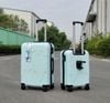 Vali kéo 230 Size 24 Màu Bạc Hà