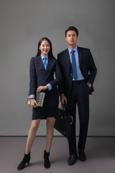 Các mẫu đồng phục công sở mới đang được ưa chuộng nhất