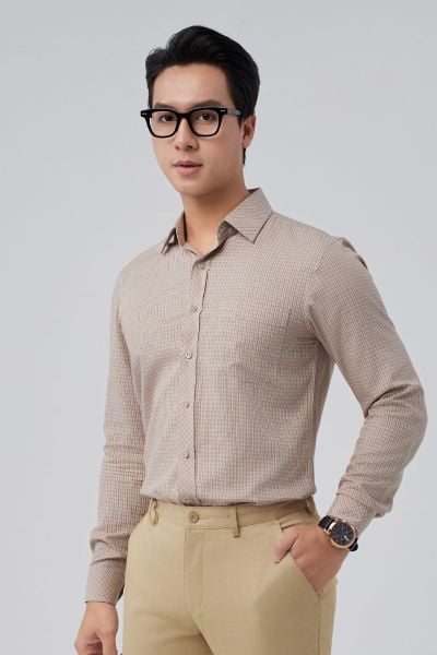 Phong cách thời trang với áo sơ mi caro nam: Trẻ trung hay đứng tuổi
