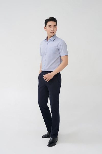 Quần ống suông nam đi với giày gì cho outfit thêm phần hoàn thiện?