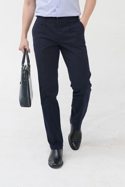 Quần ống suông nam đi với giày gì cho outfit thêm phần hoàn thiện?