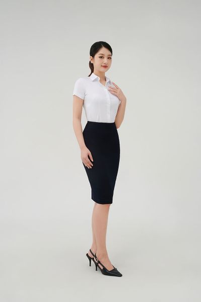 Chân váy công sở kết hợp với áo gì để các nàng làm mới bản thân?