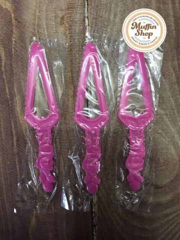 Dao bánh kem hồng