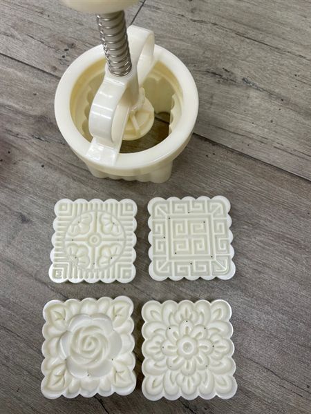 Khuôn trung thu 125g vuông 4M 52035