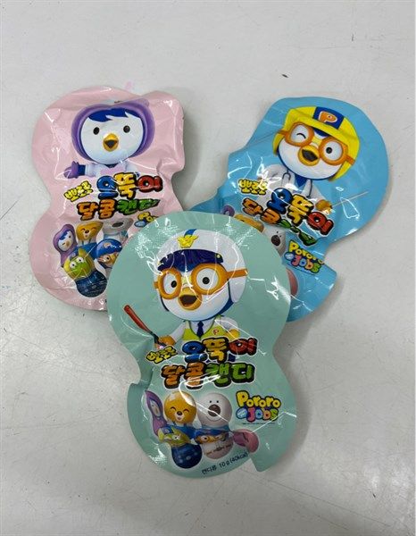 Kẹo kèm đồ chơi Lật Đật Pororo