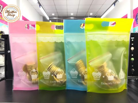 Túi zip nhiều màu 15x5x23cm