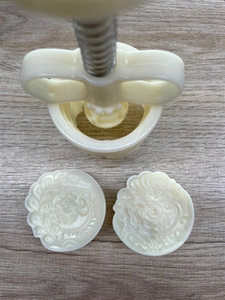 Khuôn trung thu 75g Rồng Phụng