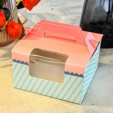 Hộp cupcake 4 bánh có tay cầm