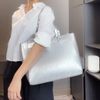 Túi B239B Totebag phom cánh dơi khoác vai XK1055 / m40 đ35 c30 / BẠC