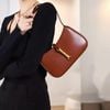 Túi xách TX982 ( B64 ) phom thuyền CĐC / 15x23 / NÂU