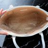 Túi Totebag HC phom cánh dơi khoác vai hoạ tiết chữ dập chìm / m40 đ33 c31 / TRẮNG