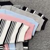 Áo có cổ dệt kim ngắn tay thêu gấu  / ĐEN KẺ ( C9 )