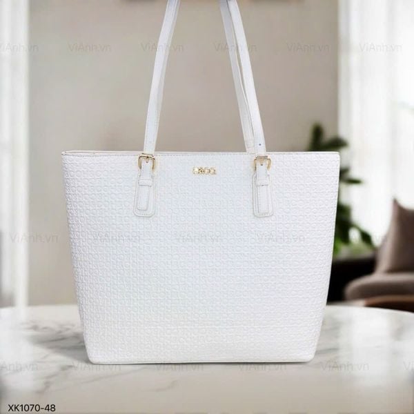Túi B248T Totebag phom cánh dơi khoác vai hoạ tiết chữ dập chìm XK1070 / m40 đ33 c31 / TRẮNG